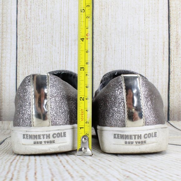KENNETH COLE Kam Ruffle Pewter Slip-on Shoes Sz 2 - Picture 7 of 9